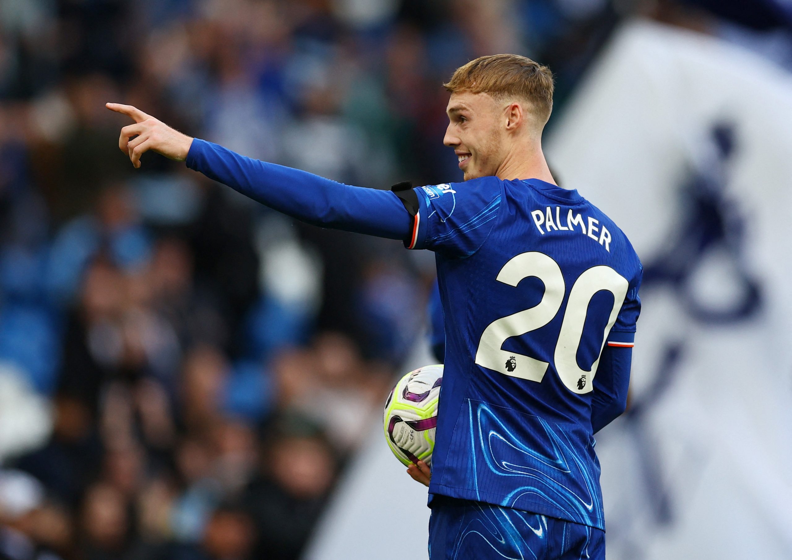 Cole Palmer Memimpin temp