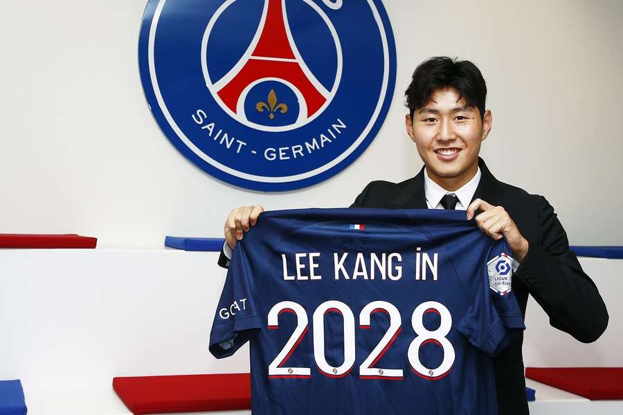 Lee Kang in PSG temp